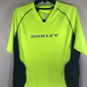 Oakley V-Neck Breathable Tee Size L
